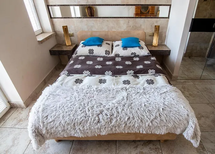 City Center Apartment *